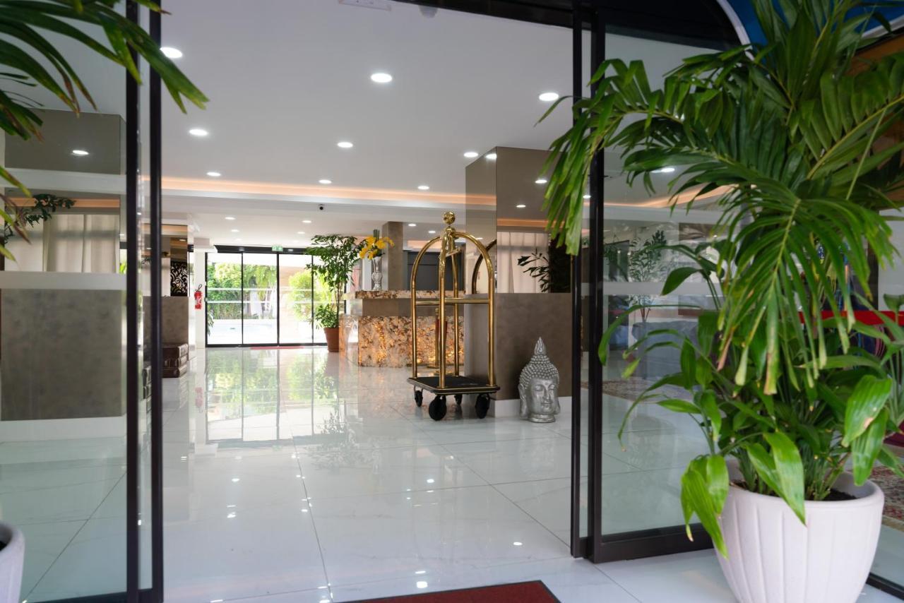 Ibis Styles Cayenne Centre Amazonia Hotel Bagian luar foto